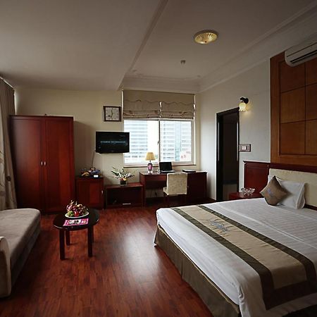 Moon View Hotel - 65 Cua Bac - By Bay Luxury Hanoi Esterno foto