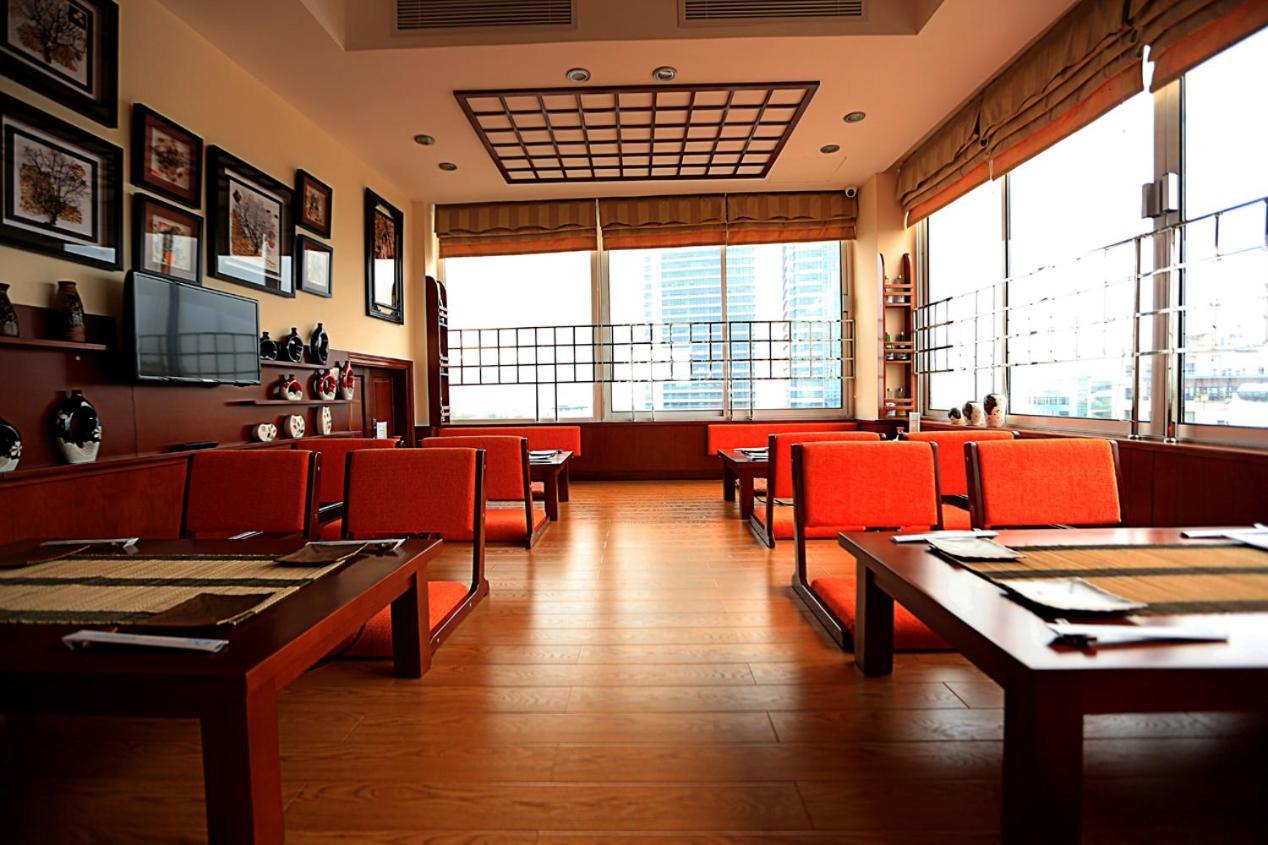 Moon View Hotel - 65 Cua Bac - By Bay Luxury Hanoi Esterno foto