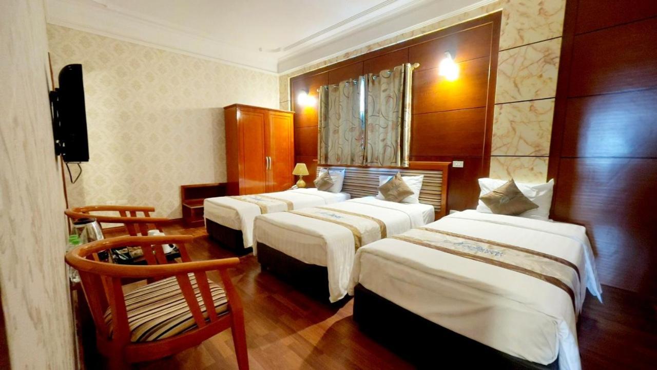 Moon View Hotel - 65 Cua Bac - By Bay Luxury Hanoi Esterno foto